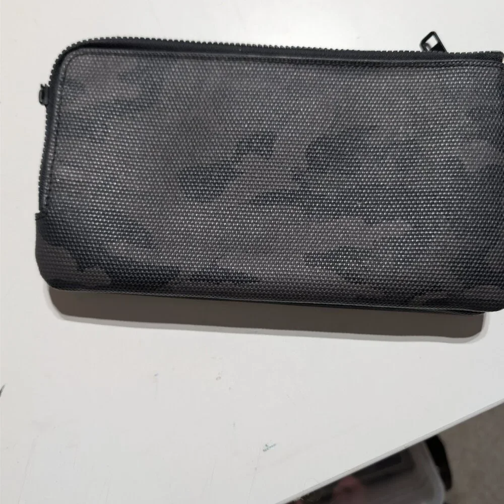 Lululemon Double Up Pouch Incognito Camo Multi Gray/Black - Picture 3 of 8